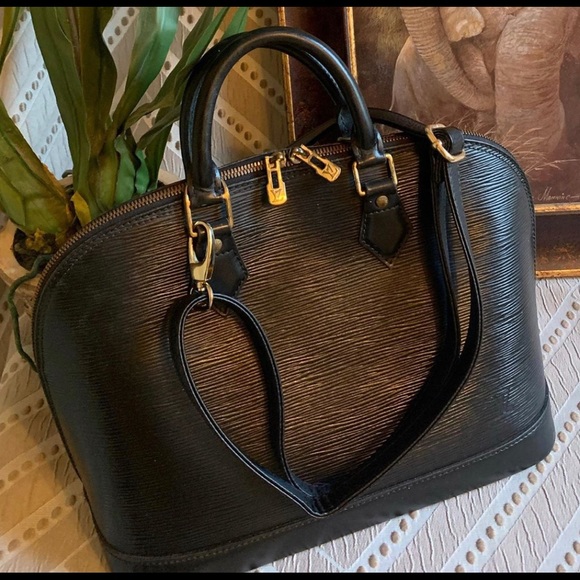 Sold❗️Louis Vuitton Satchel,authentic EPI Alma - Picture 2 of 16